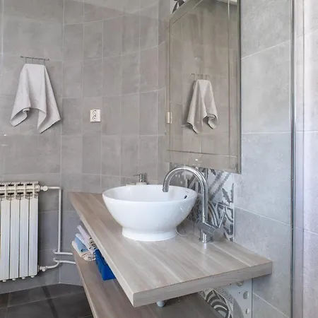 Barba Frane 公寓 *